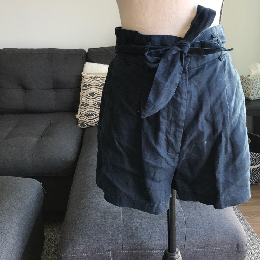High waisted navy short